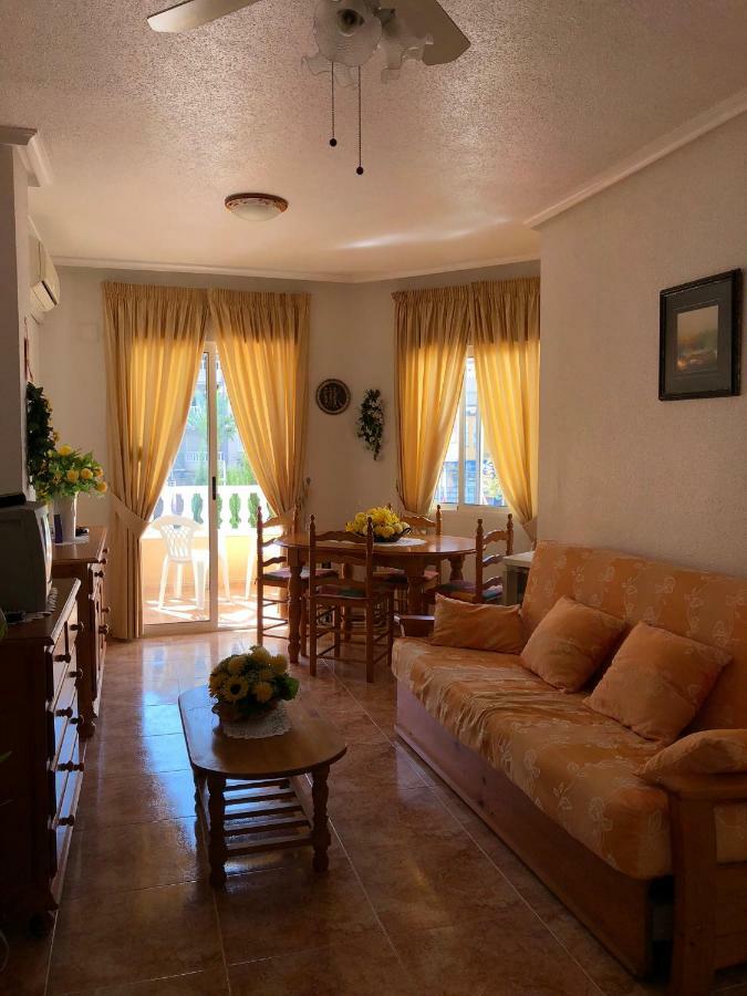 Sunny Appartment In The Center Торевиеха Екстериор снимка