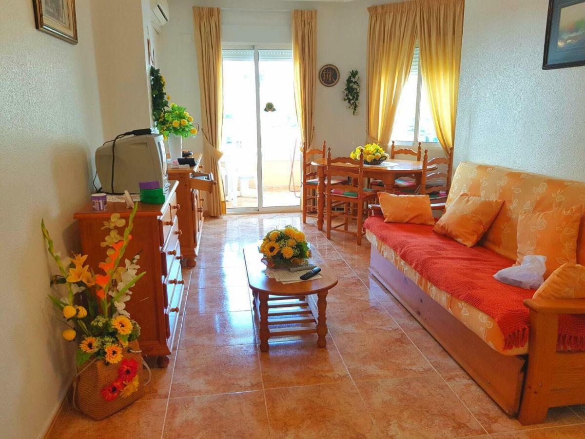 Sunny Appartment In The Center Торевиеха Екстериор снимка